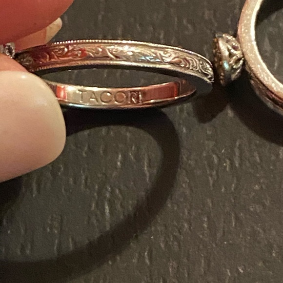 Beautiful 3 bands Ring - Picture 5 of 8